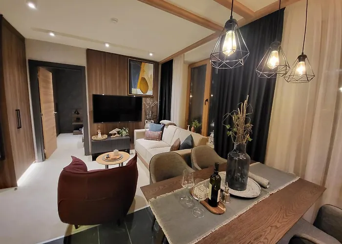 Woodside 430 公寓 *